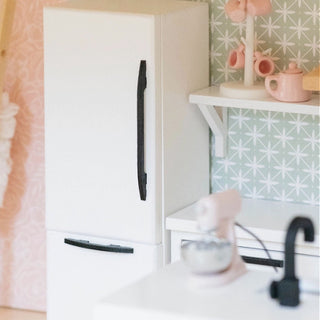 Dollhouse Refrigerator at DLK