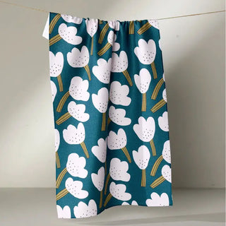 Geometry Tulips Towel at Design Life Kids